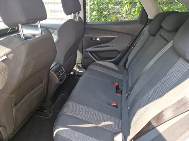 Peugeot 3008 1.2 PureTech Crossway 2019 Benzine 13