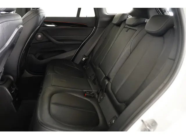 BMW X1 sDrive20i Centennial High Executive 2016 Benzine 13