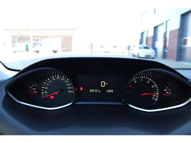 Peugeot 308 SW 1.2 PureTech Blue Executive 2015 Benzine 15