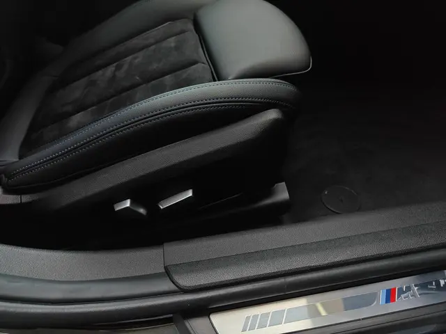 BMW 3 Serie Touring 330e M Sport 2022 Hybride Benzine 11