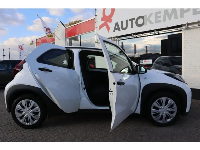 Toyota Aygo X 1.0 VVT-i MT PLAY 2022 Benzine 26