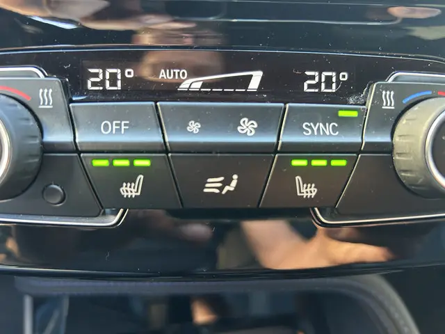 BMW X1 sDrive18i High Executive Edition 2020 Benzine 15