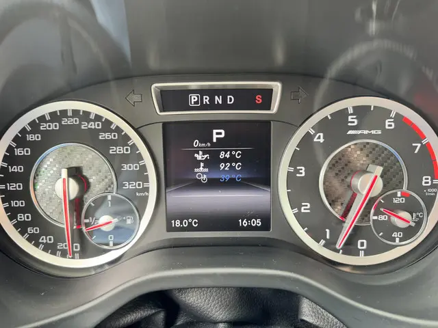 Mercedes-Benz A-Klasse AMG 45 4MATIC 2013 Benzine 29