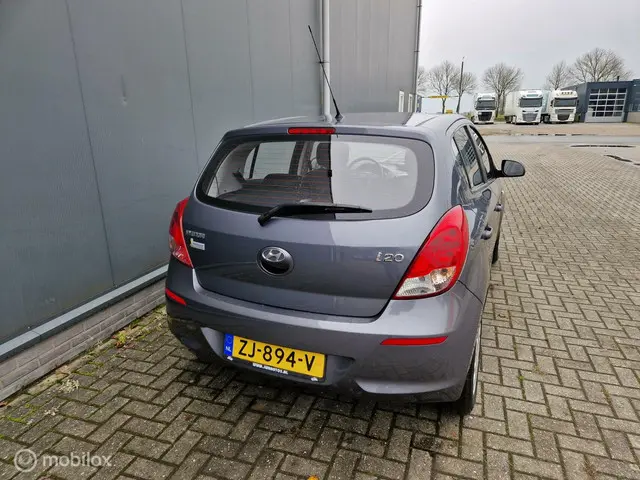 Hyundai i20 1.2i i-Drive 2014 Benzine 5
