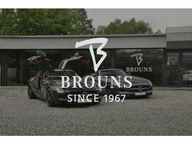 Mercedes-Benz E-Klasse Cabrio 200e 4MATIC 2021 Benzine 36