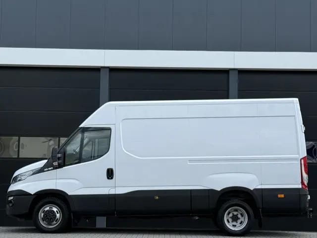 Iveco Daily 3.0 180 PK L3-H3 * Dubbellucht * 2016 Diesel 6