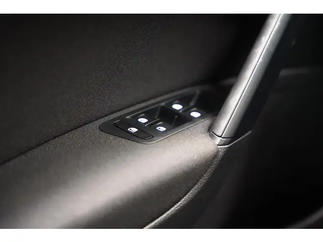 Volkswagen Golf 1.0 TSI Edition [ airco ] 2016 Benzine 14