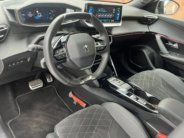 Peugeot e-2008 3
