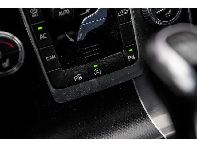 Volvo V60 2.0 T4 Business Sport 2018 Benzine 26