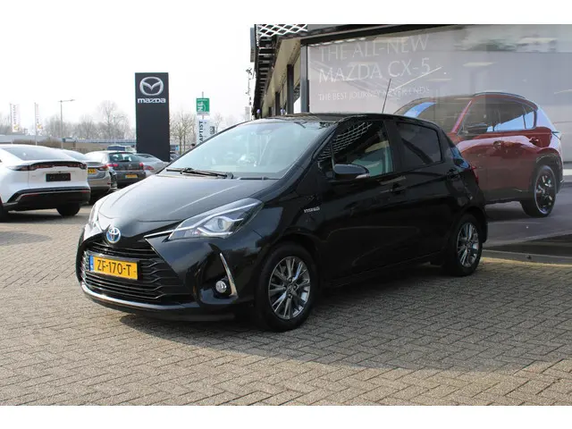 Toyota Yaris 1.5 Hybrid Dynamic 2019 Hybride Benzine 10