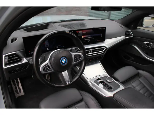 BMW 3 Serie Touring 320e 2023 Hybride Benzine 20
