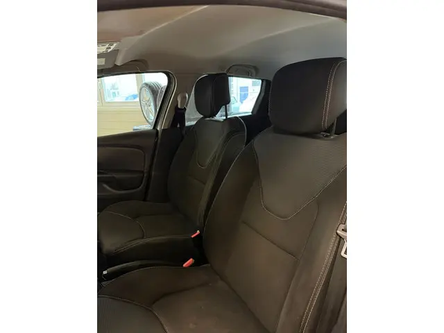 Renault Clio Estate 0.9 TCe Expression 2016 Benzine 12