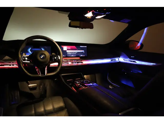 BMW 7 Serie 750e xDrive M Sport 2023 Hybride Benzine 27