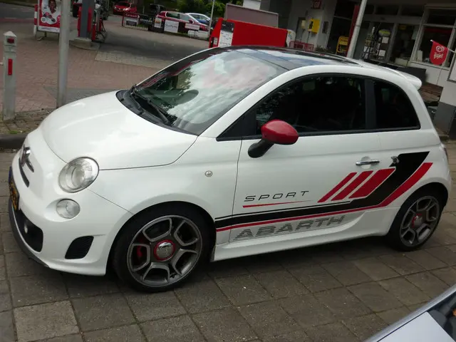 Fiat 500 1.4-16V Abarth 175hp,panoramadak,navi. 2012 Benzine 3