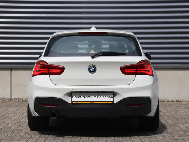BMW 1 Serie 3-deurs 116i 2018 Benzine 4