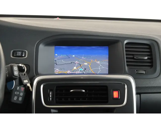 Volvo V60 2.0 T4 R-Design 2018 Benzine 16