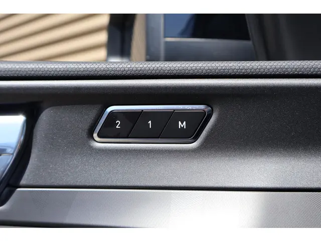 Lynk & Co 01 1.5 2025 Hybride Benzine 38