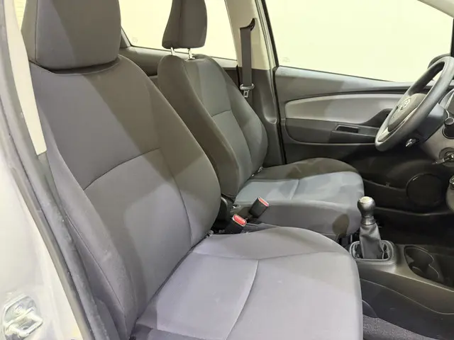 Toyota Yaris HB 1.0 VVt-i Aspiration 2015 Benzine 19