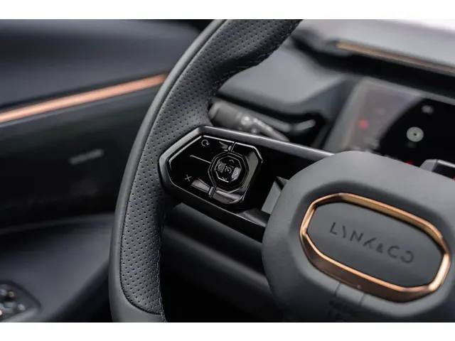 Lynk & Co 08 1.5 More 2026 Hybride Benzine 31