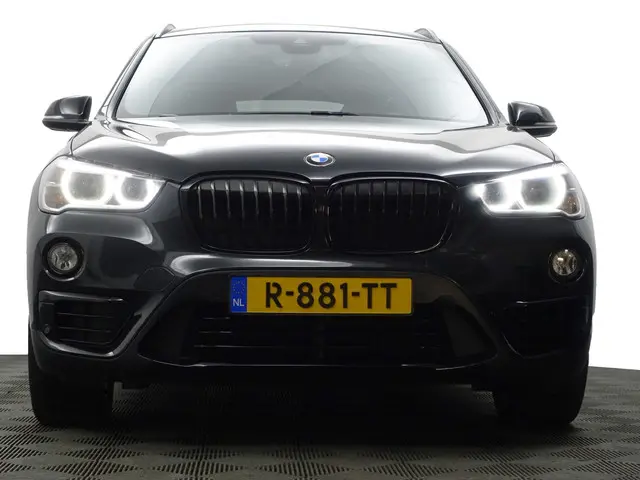 BMW X1 sDrive18i M Sport Aut- 2017 Benzine 24