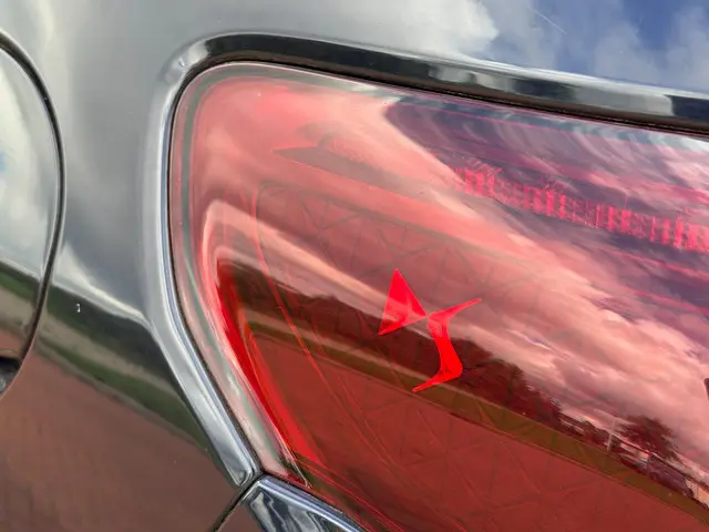 DS DS 3 1.2 PureTech 1955 Clima/Led/Navi/105PK 2016 Benzine 10