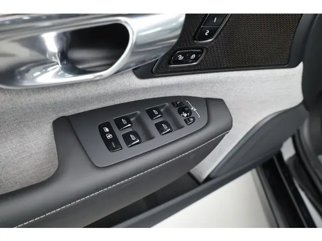 Volvo V90 T8 Recharge Ultra Dark 2024 Hybride Benzine 9
