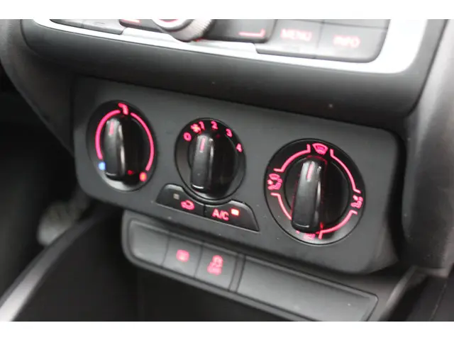 Audi A1 1.0 TFSI Adrenalin 2016 Benzine 12