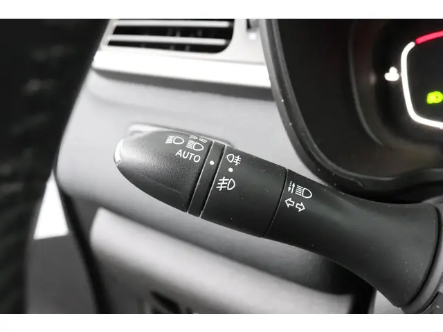 Renault Kadjar TCe 130 EDC Limited 2017 Benzine 27