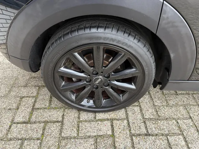 MINI One Mini 1.2 Chili Business *pano 2016 Benzine 24