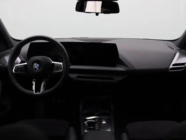 BMW 1 Serie 120 2025 Benzine 6