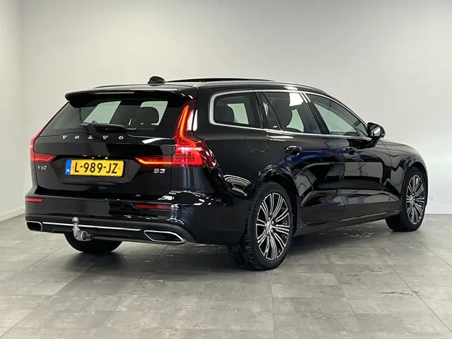 Volvo V60 2.0 B3 Inscription 2021 Benzine 2
