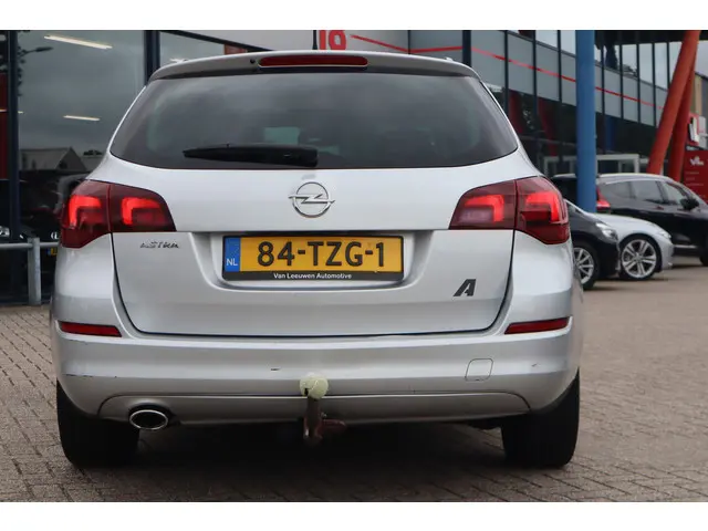 Opel Astra Sports Tourer 1.4 Turbo Cosmo 2012 Benzine 12