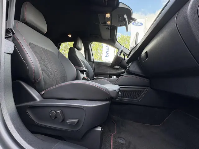 Ford Kuga 2.5 PHEV ST-Line X 2024 Hybride Benzine 15