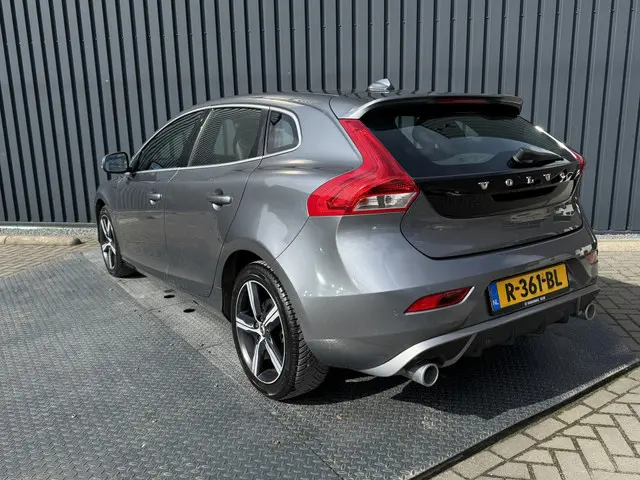 Volvo V40 1.5 T3 R-Design 2019 Benzine 4