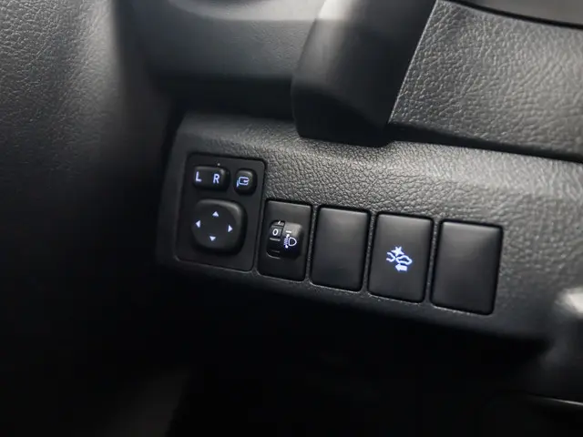 Toyota Auris 1.8 Hybrid Sport 2018 Hybride Benzine 26