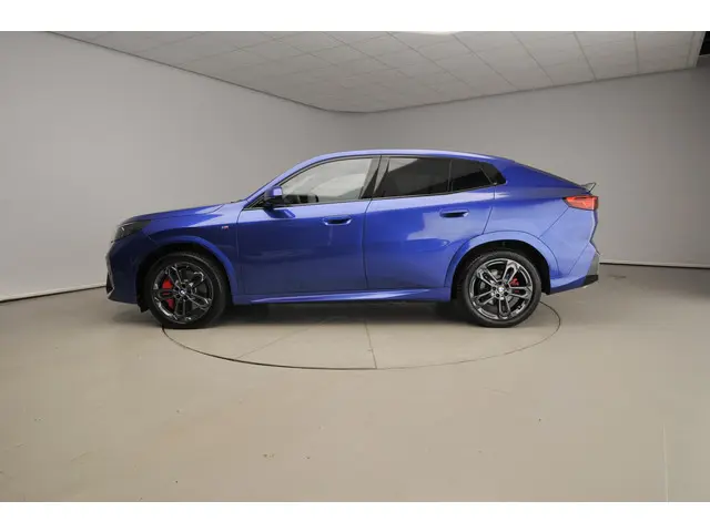 BMW iX2 eDrive20 2024 Elektrisch 2