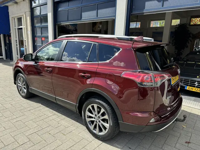 Toyota RAV4 2.0 VVT-i AWD Executive Business 2016 Benzine 4
