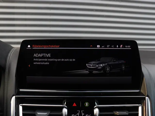 BMW 8 Serie Cabrio 840i 2023 Benzine 32