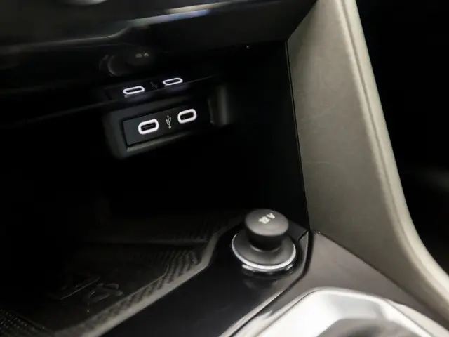 Volkswagen T-Roc 1.0 TSI Luxury Sport 2021 Benzine 29