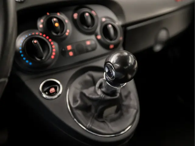 Fiat 500 0.9 TwinAir Turbo Sport 2017 Benzine 10