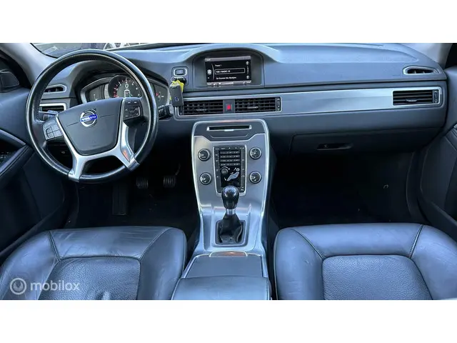 Volvo V70 3