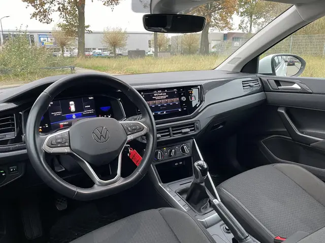 Volkswagen Taigo 1.0 TSI Life Business 2022 Benzine 12