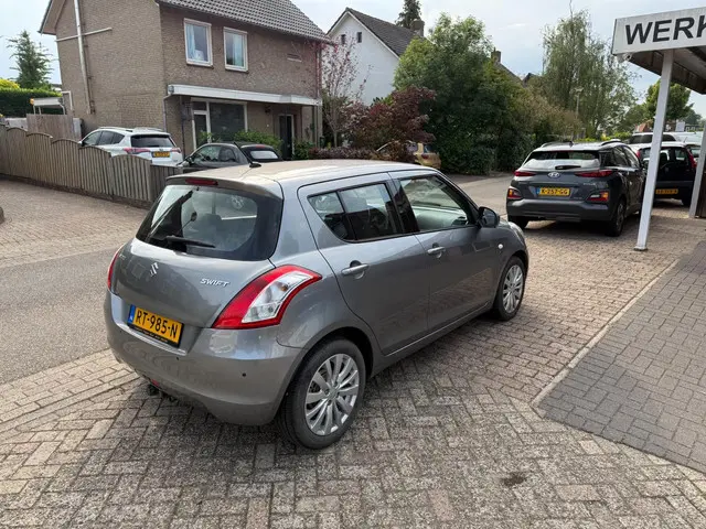 Suzuki Swift 1.2 Comfort 2013 Benzine 2
