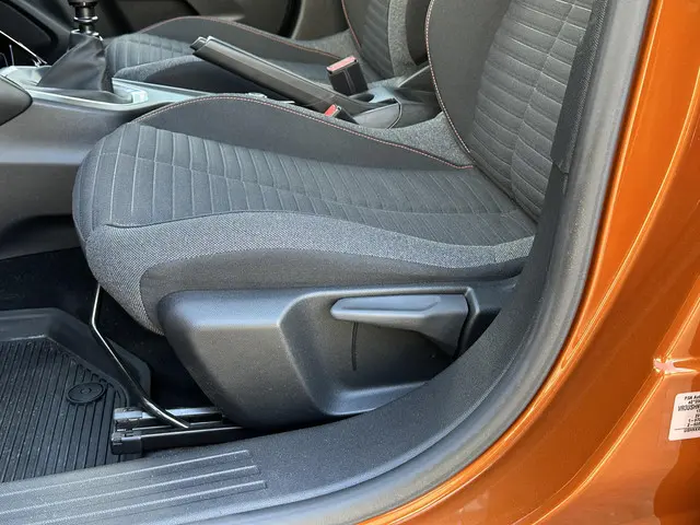 Peugeot 2008 1.2 PureTech Active 2021 Benzine 24
