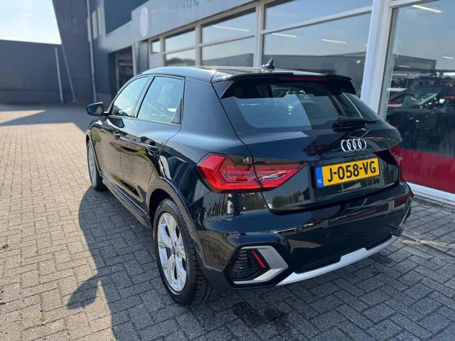 Audi A1 citycarver 30 TFSI epic 2020 Benzine 19