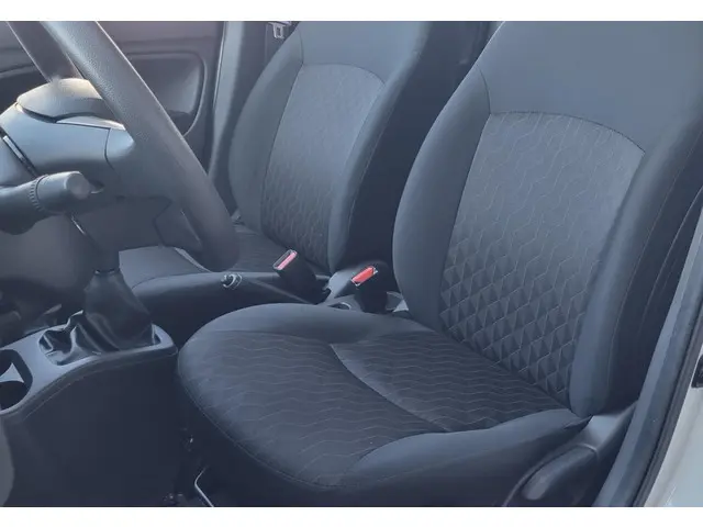 Mitsubishi Space Star 1.2 Connect+ 2023 Benzine 11