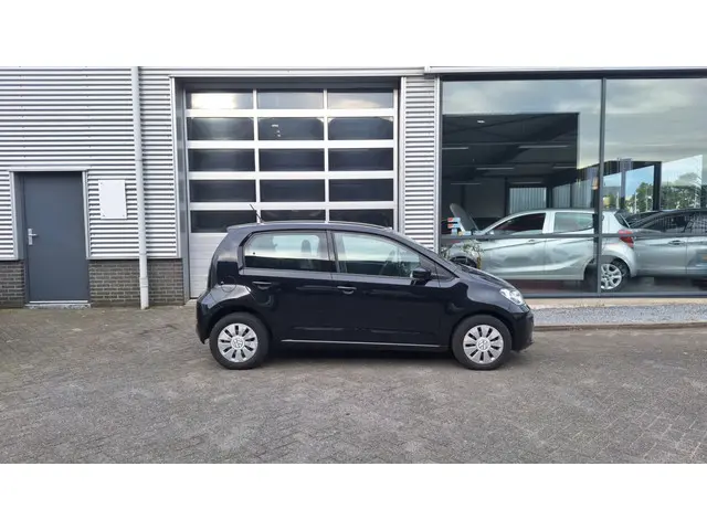 Volkswagen up! 1.0 BMT move up!*Airco*Cv* 2019 Benzine 4
