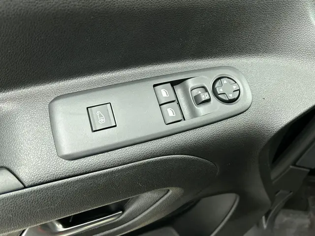 Opel Combo 1.5D L1H1 130pk Automaat Edition 2023 Diesel 31