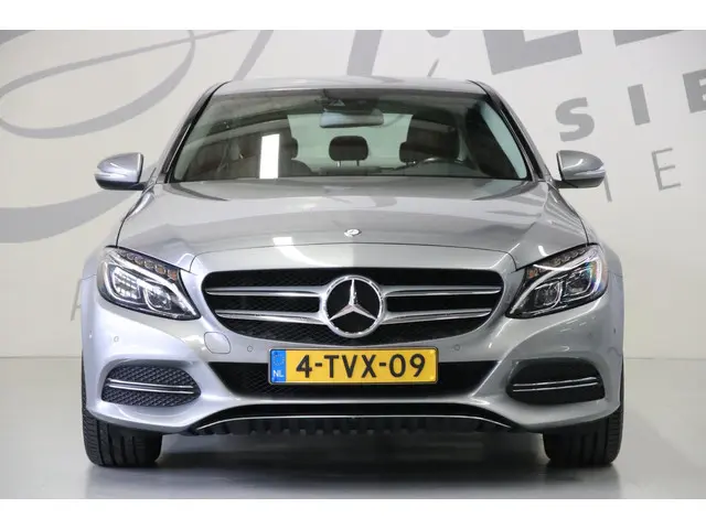 Mercedes-Benz C-Klasse 2