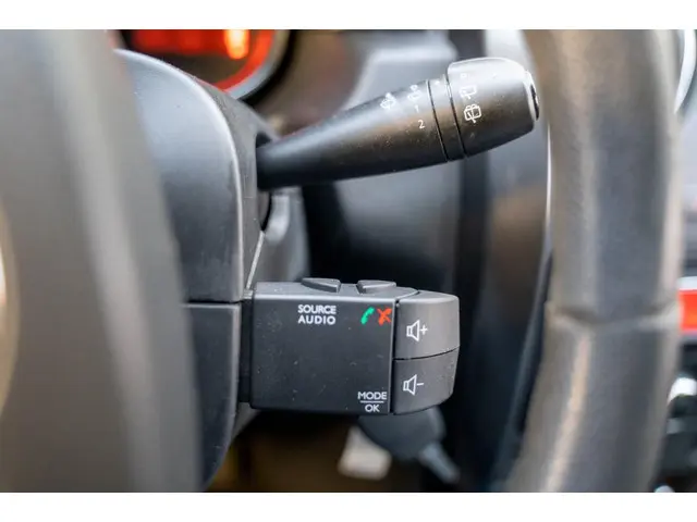 Dacia Duster 1.2 TCe 4x2 Lauréate 2015 Benzine 29